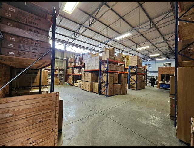 1,020M² FACTORY TO LET IN COSMO BUSINESS PARK